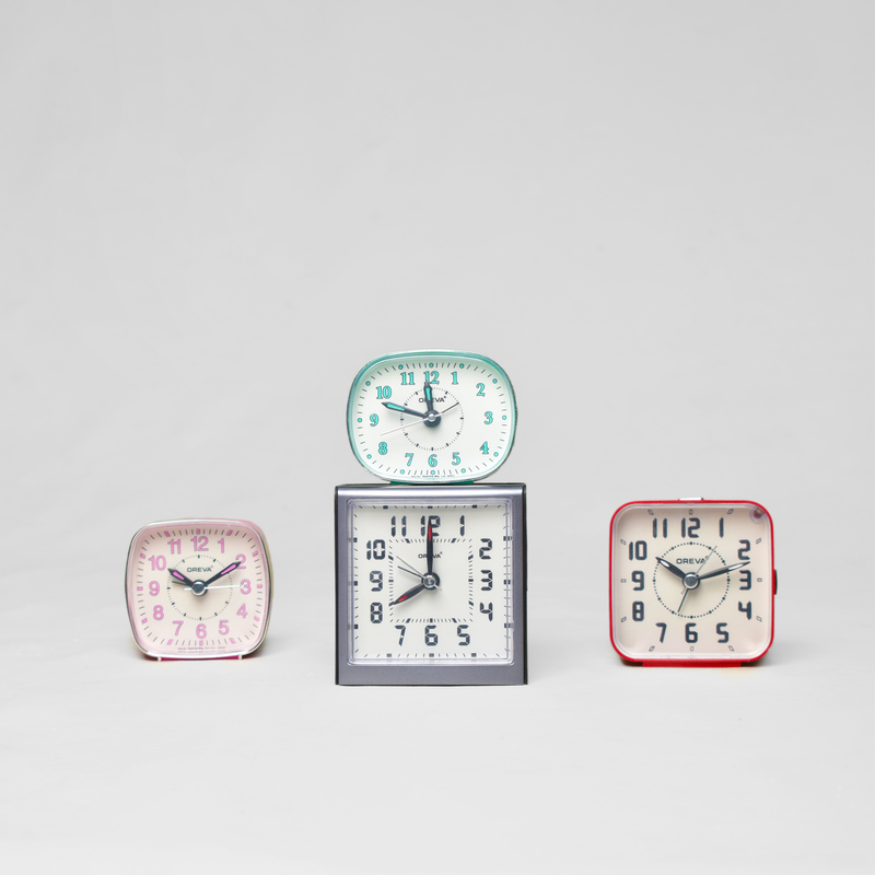 Assortment of table and bedside clocks